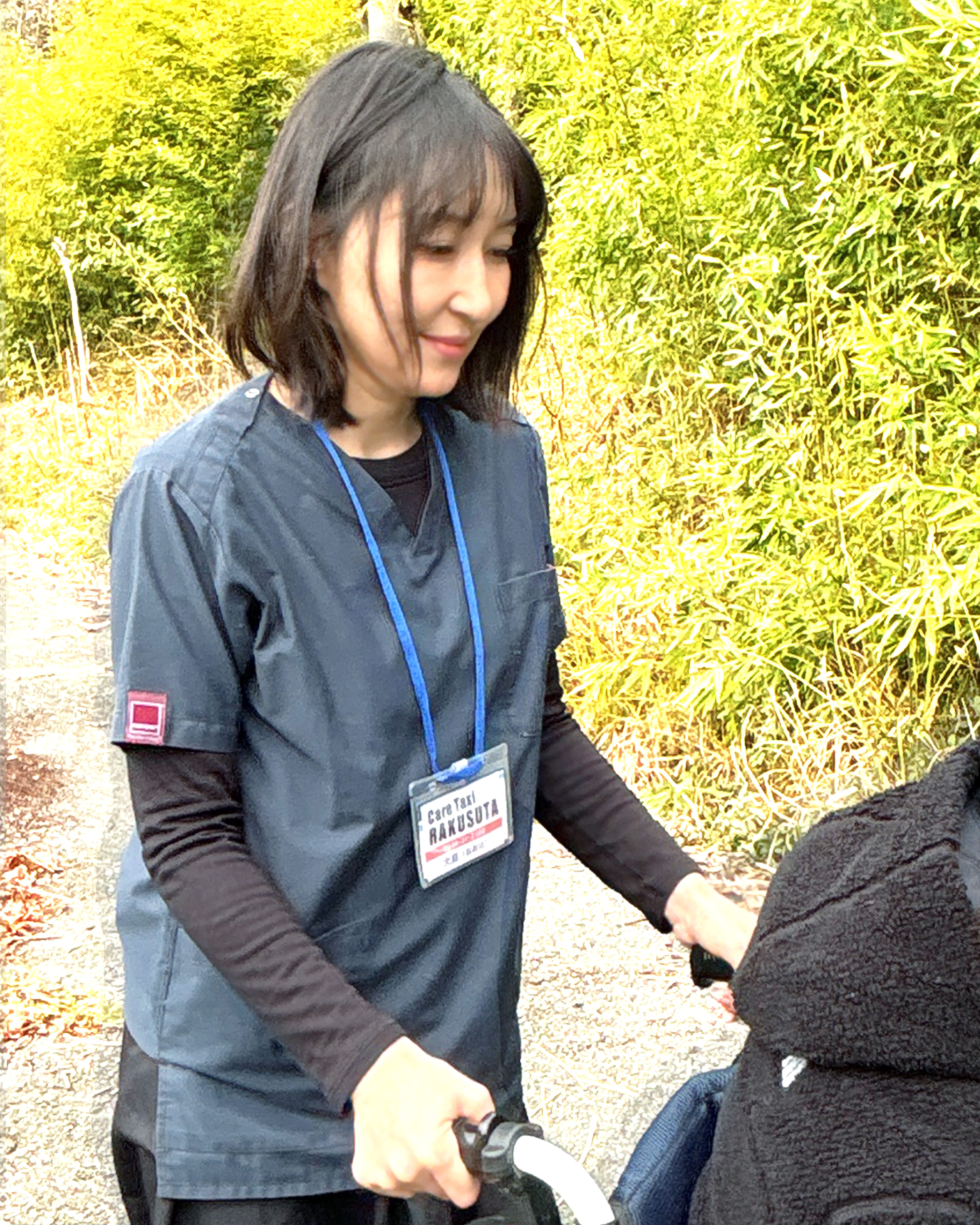 RAKUSUTAの女性スタッフ